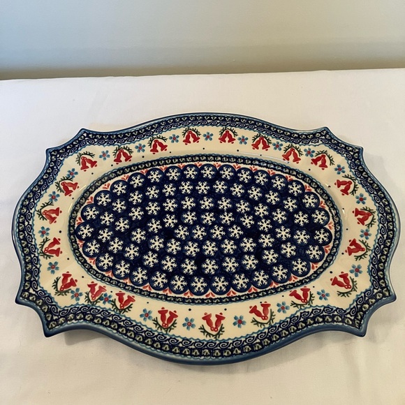 Boleslawiec Polish Pottery Scallop Platter UNIKAT Snowflake Bells Holiday 12x17 - Picture 1 of 7
